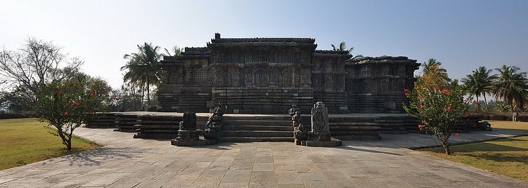 India - Karnataka - Halebid - Hoysaleswara Temple - 115